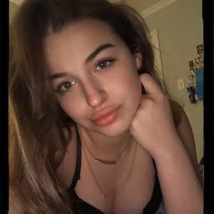 Meet your Posher, Caroline